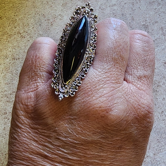 Black faux onyx and silver plated ring size 6, 7, 8, 9, 10, 11, 12, 13 available - Picture 7 of 9